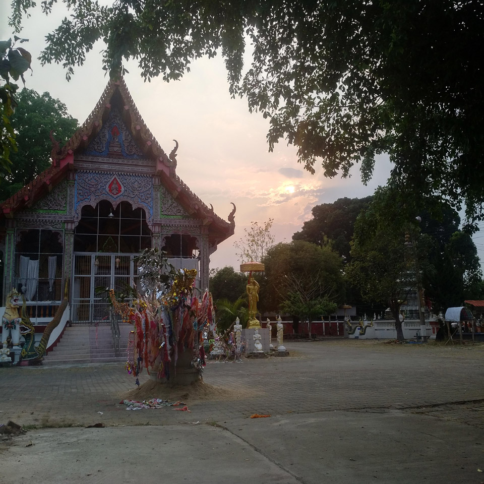 Wat  Nang Liao