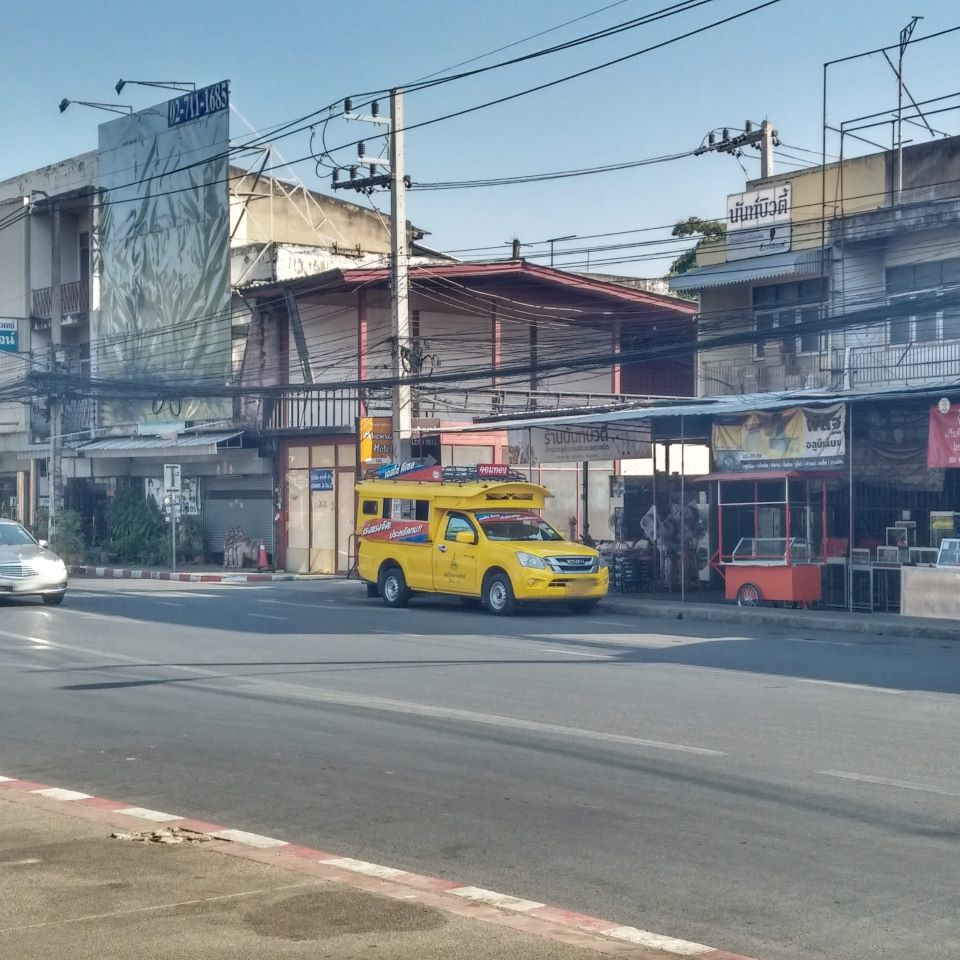 Minibus chiangmai-jomthong [@Chiangmai gate]