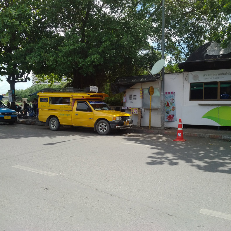 Mini-Bus Papong Nampuron Doisaked