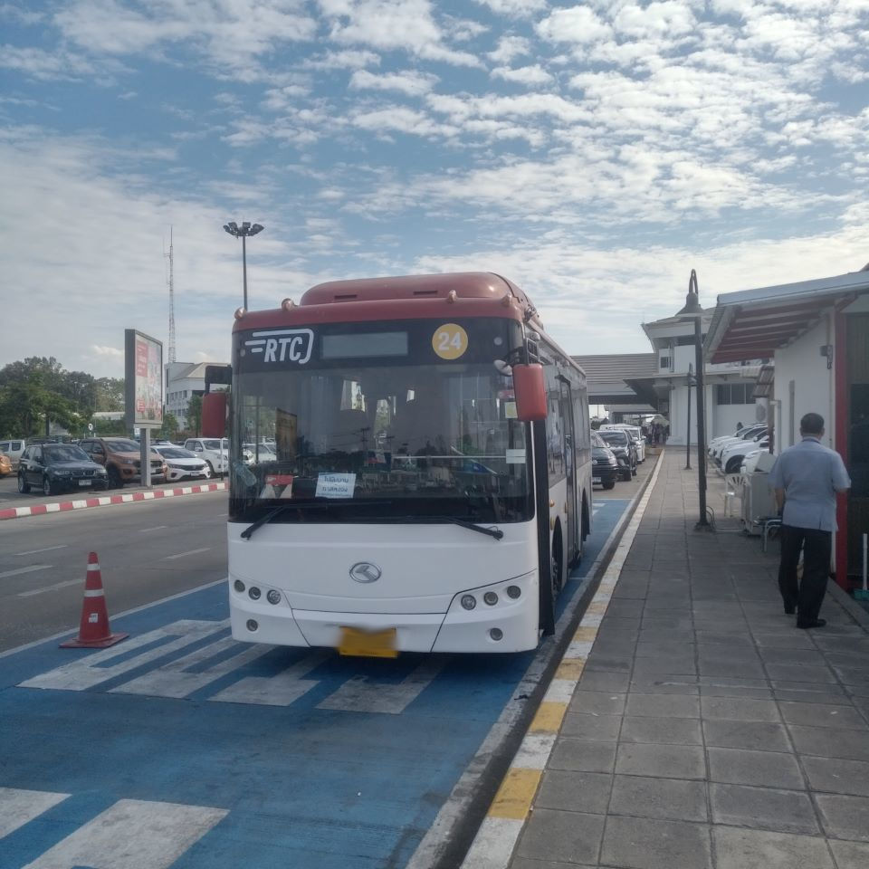 รถเมล์เชียงใหม่ RTC BUS [สาย 24A (สีแดง) ] (สนามบิน-ประตูท่าแพ-ขนส่งช้างเผือก- ตลาดวโรรส-ไนท์บาซ่า-สนามบิน)