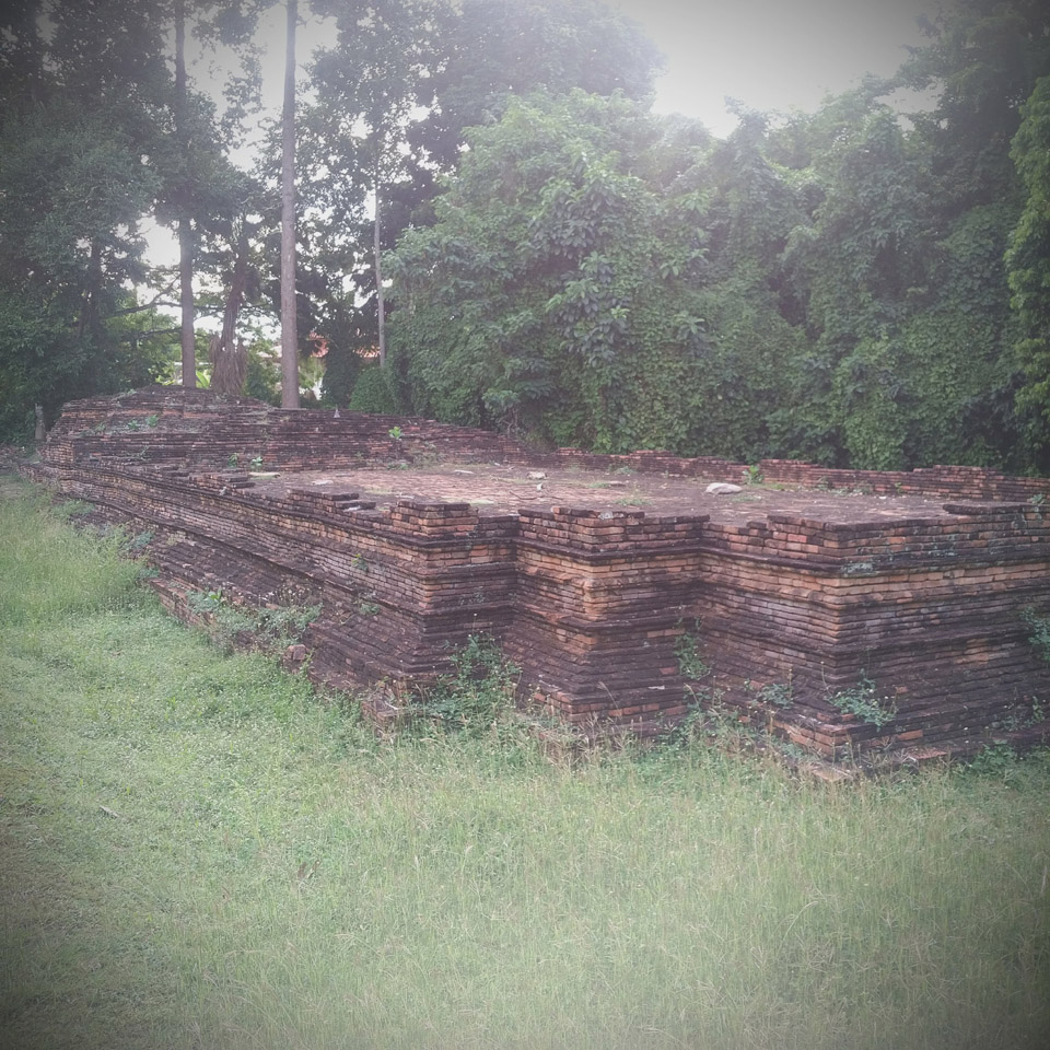 Wat phra chao ong Dam-Phaya Mangrai