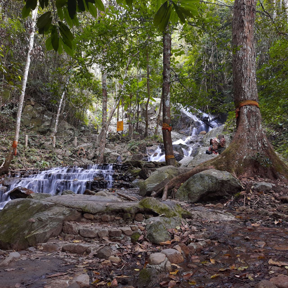 Mae Kampong Waterfall