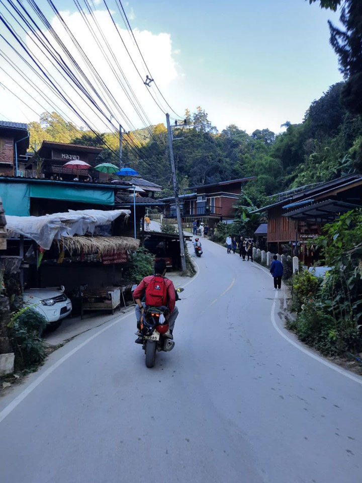 Mae Kampong Village