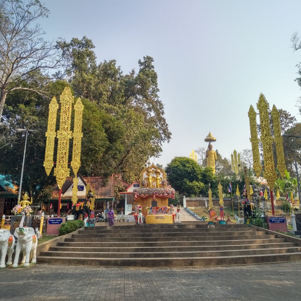Fang King and  Pranang Sampew monument