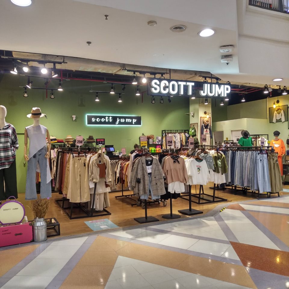 Scott jump-Hipster (Central Airport Plaza)