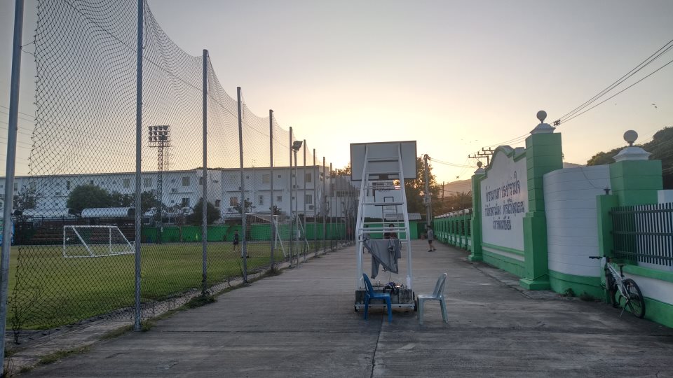 สนามกีฬาเทศบาลตำบลฟ้าฮ่าม