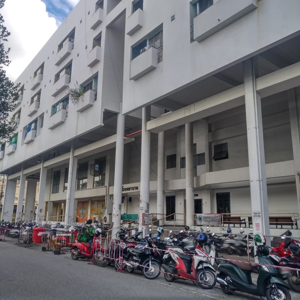 Hospital Flat (Suan Dok Hospital)