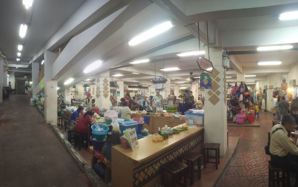 Food Court (Waroroj Market (Kad Luang)