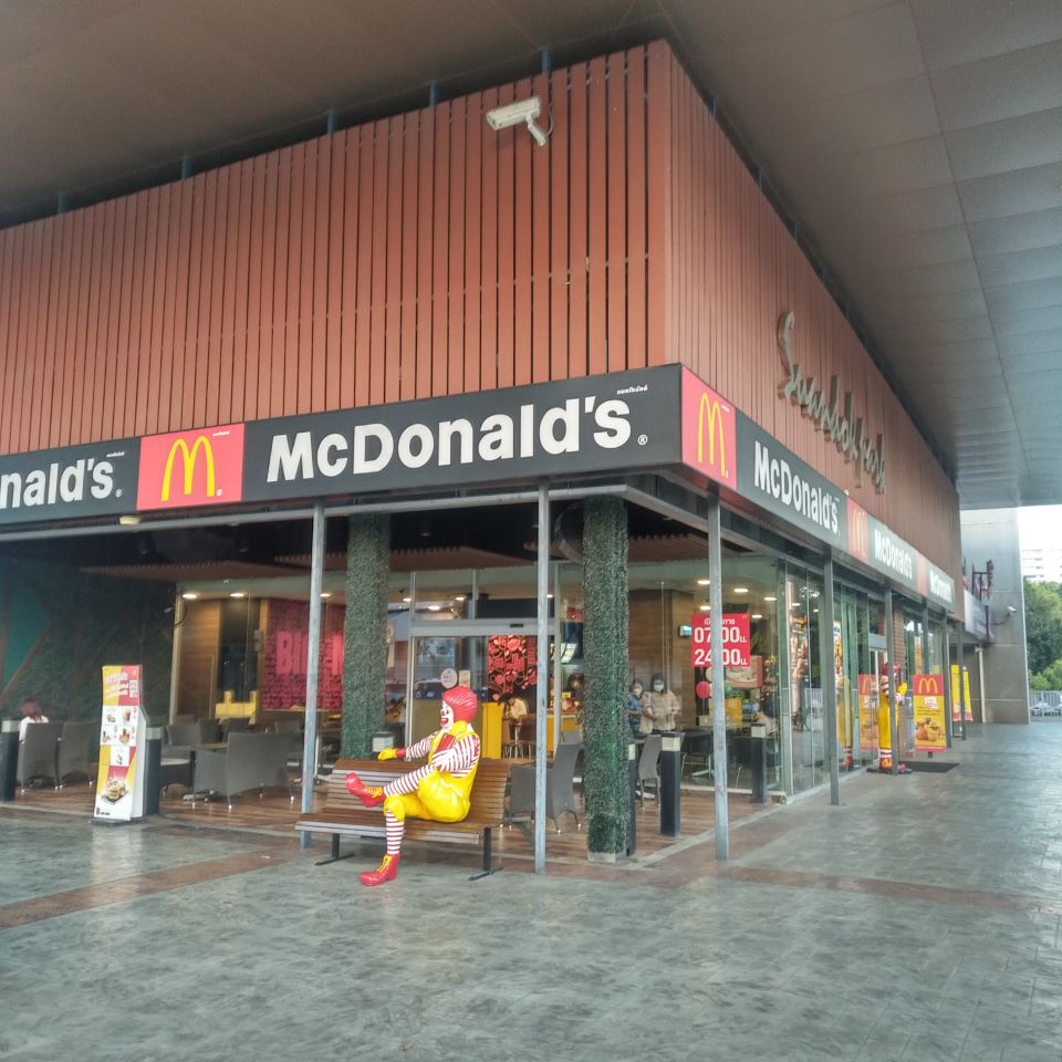 McDonald's (Suandok park)
