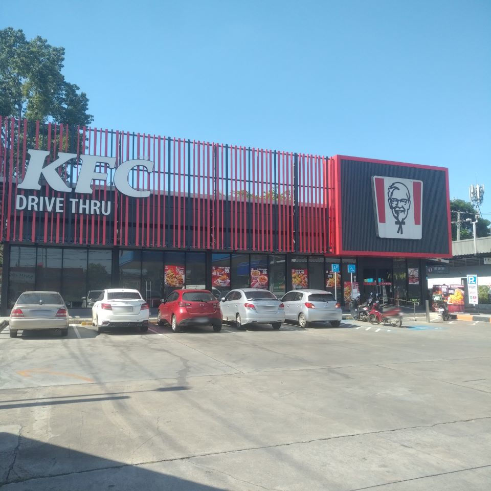 KFC Drive-Thru  (PTT Chaingmai-Hangdong)