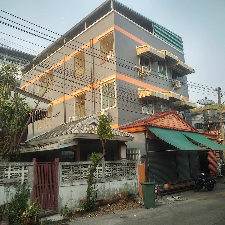 Thepawong house