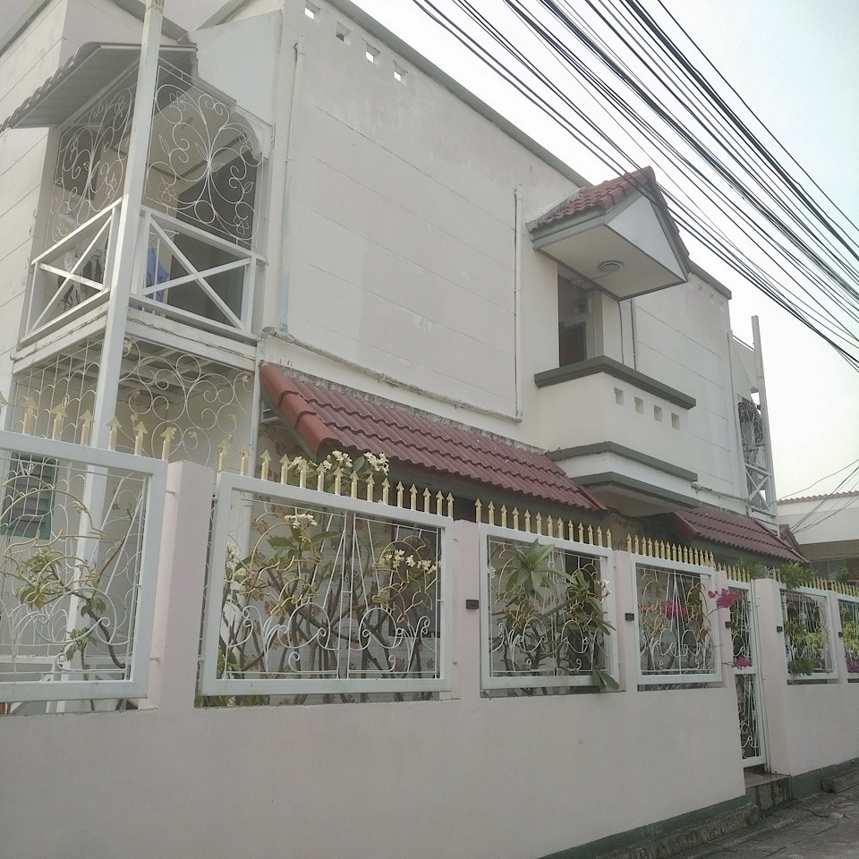 Chang Phueak house