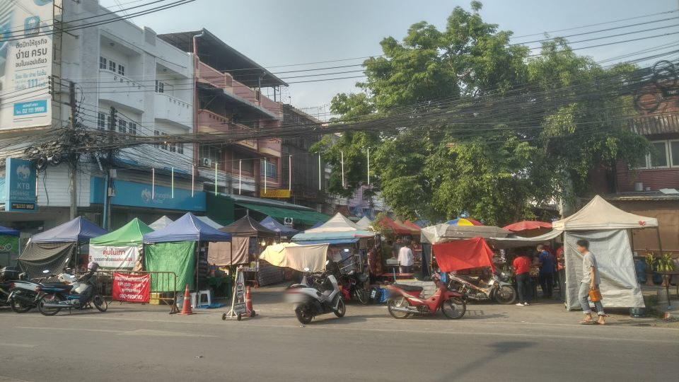 Ton Pao flea market