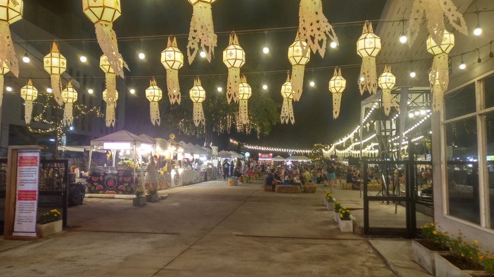 Ploen Ruedee Night Market [Everyday]