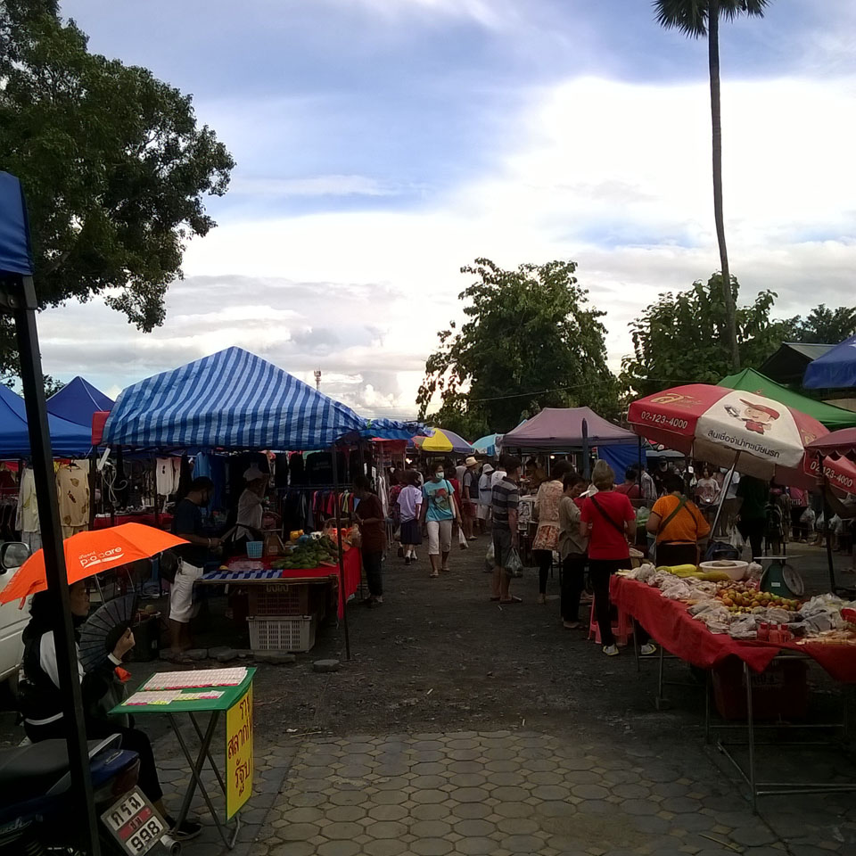 Pa Ngew Flea market