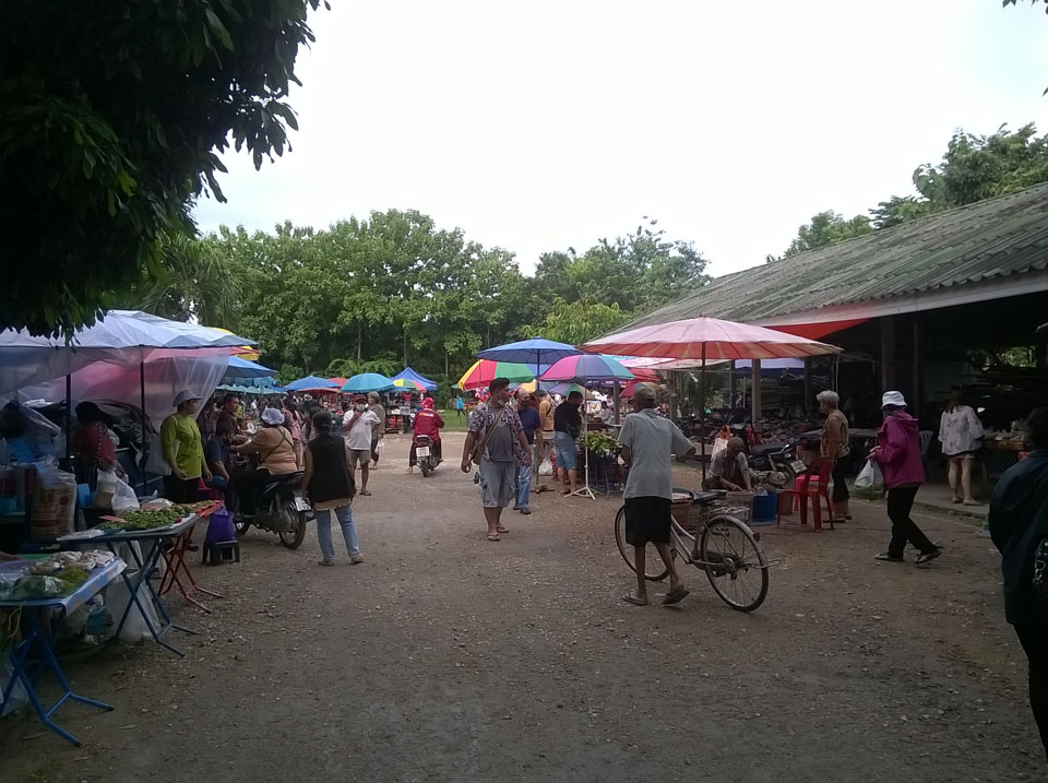 Wat San Kue Flea Market