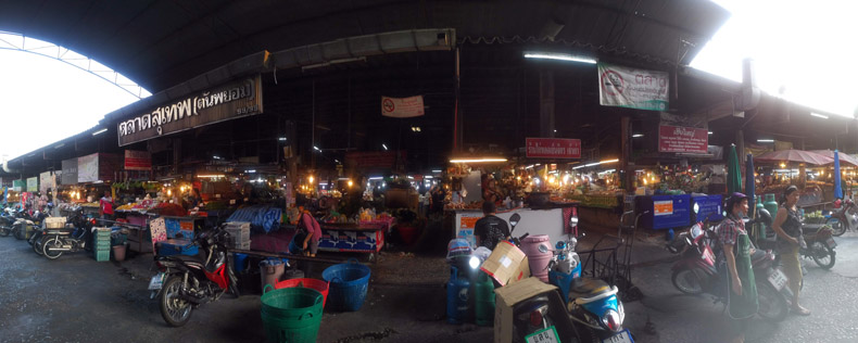 Ton Payom Market