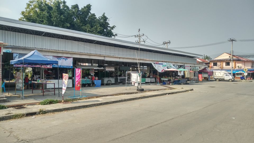 Baan Aear Arthon San Khampheang Market