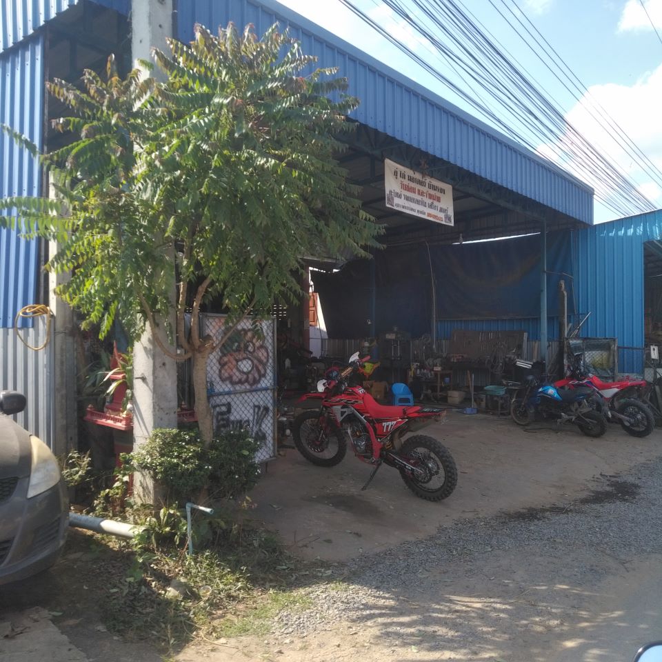motorcycle repair shop [ฺBaan Jong Piang Luang 02]