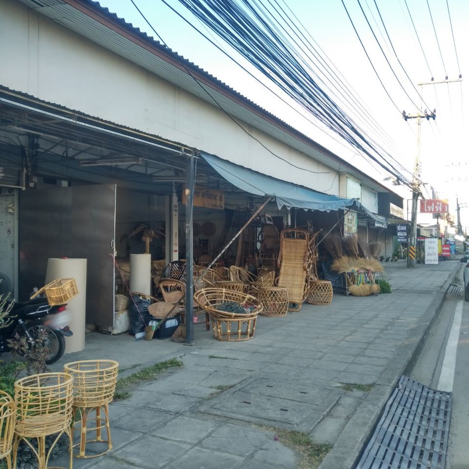Pitoon bamboo shop
