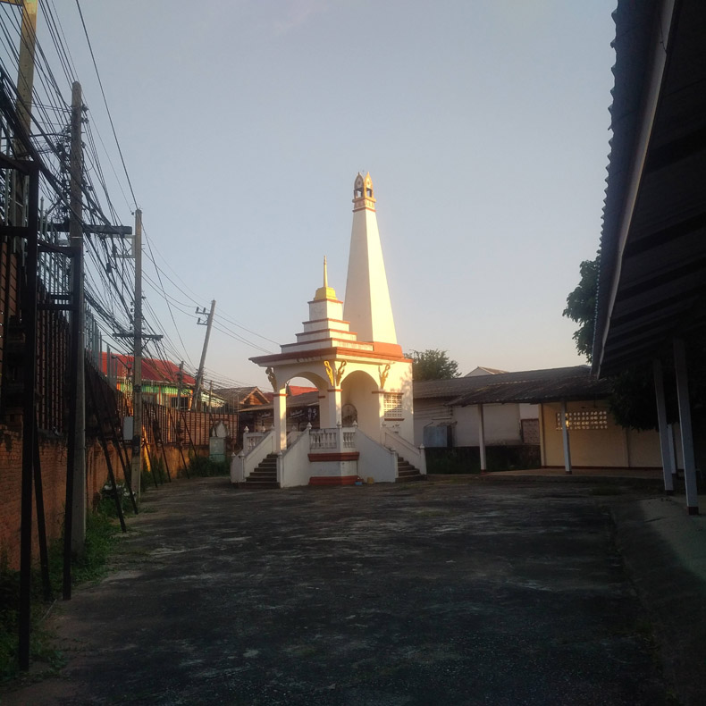 Ban Pa Mak Cemetery