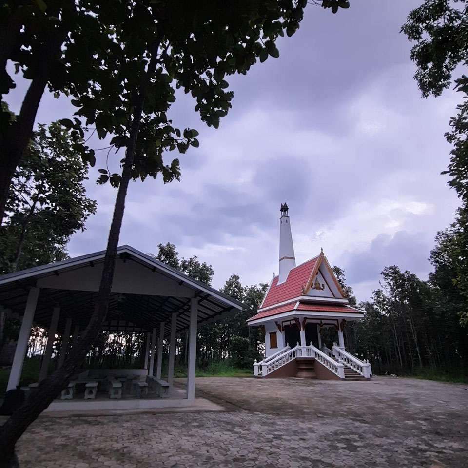 Baan Sridan Muang Cemetery