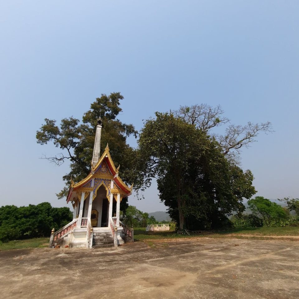 Baan Hua Dong Cemetery
