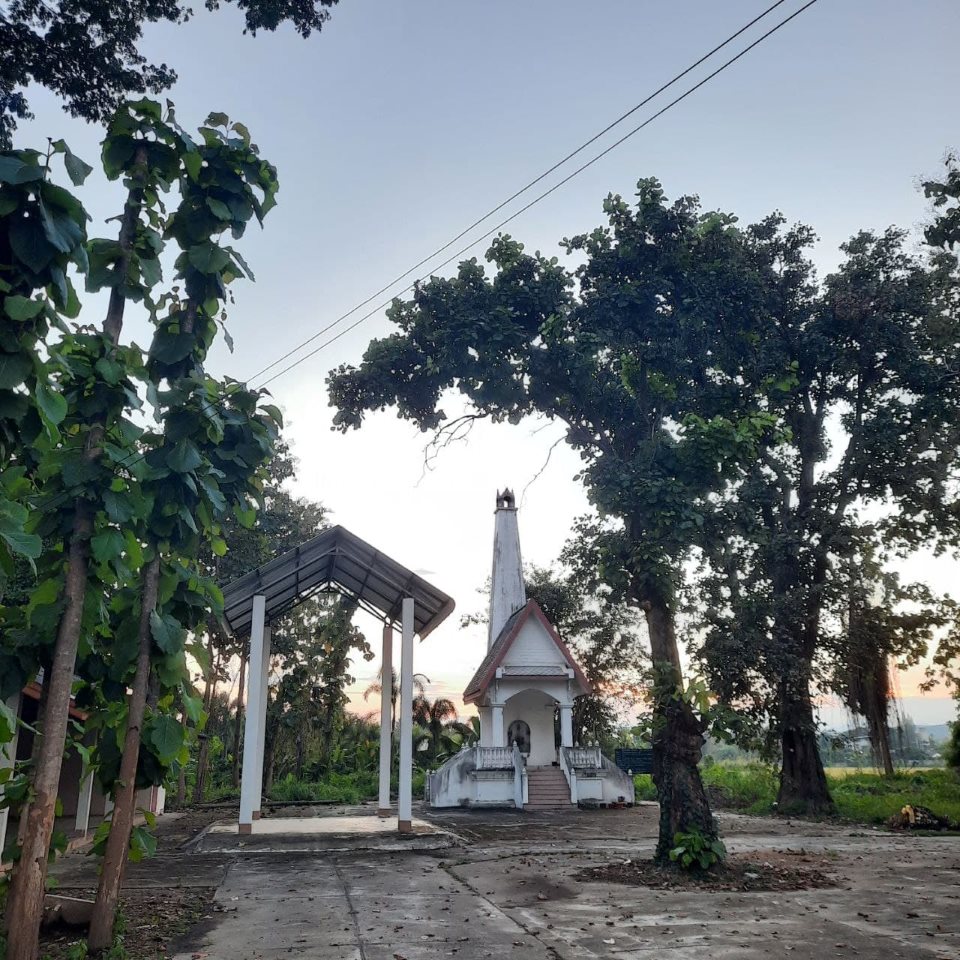 Baan Dong Loung Cemetery