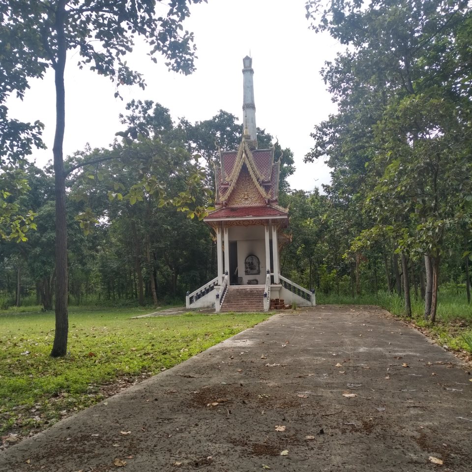 Wat Mai Nong Hoi Cemetery