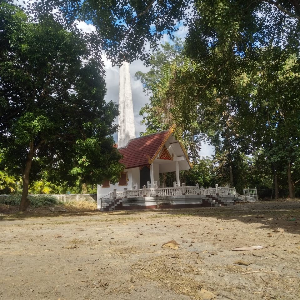 Baan Roung Ki Lek Moo 7 Cemetery