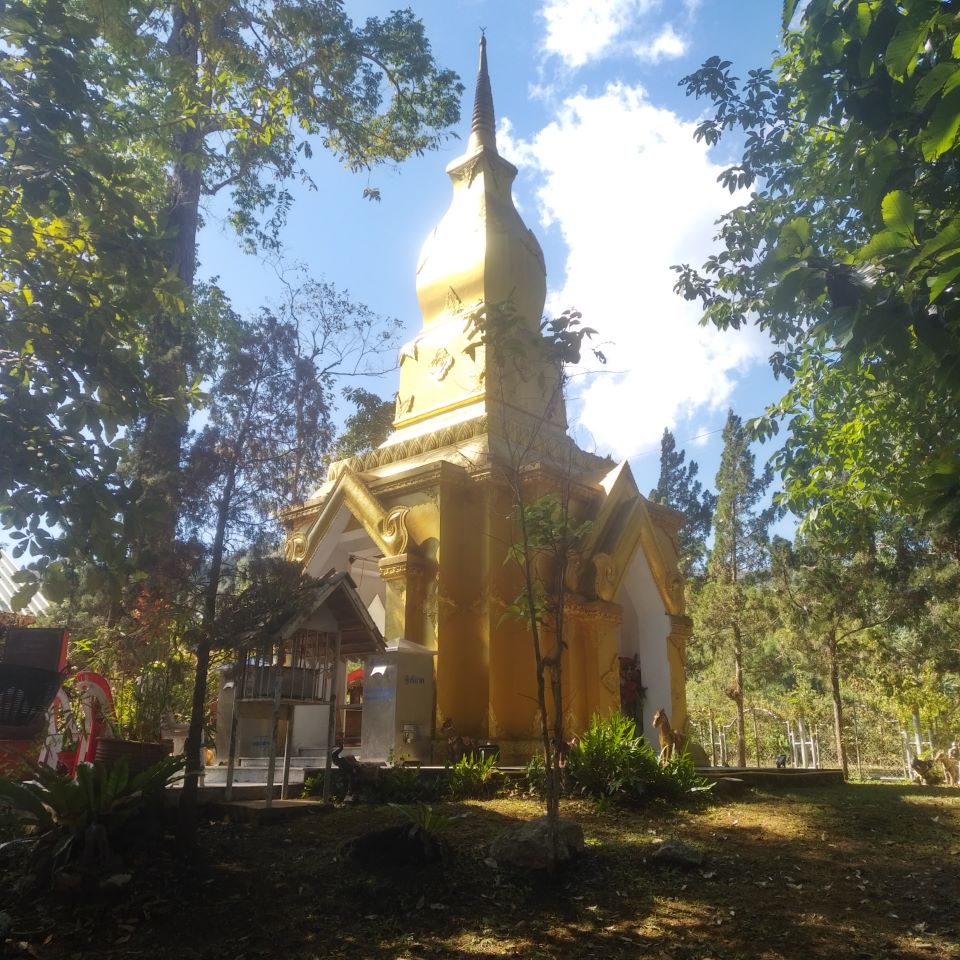 Monument to King Luang Wilangkha (Muang Ka)