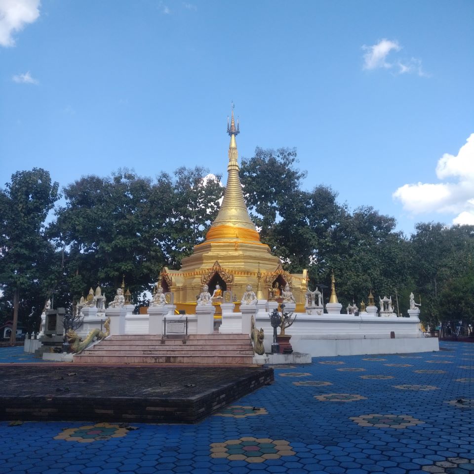 Wat Phra That Saen Hai