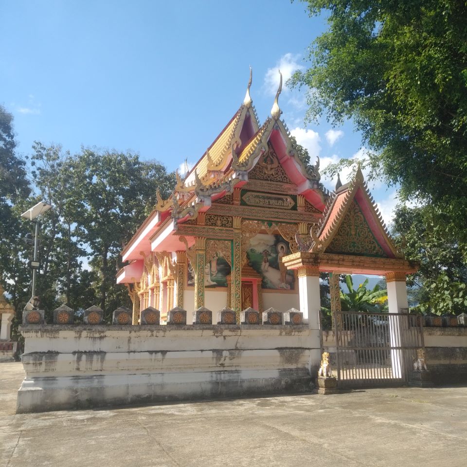 Wat Phra That Saen Hai