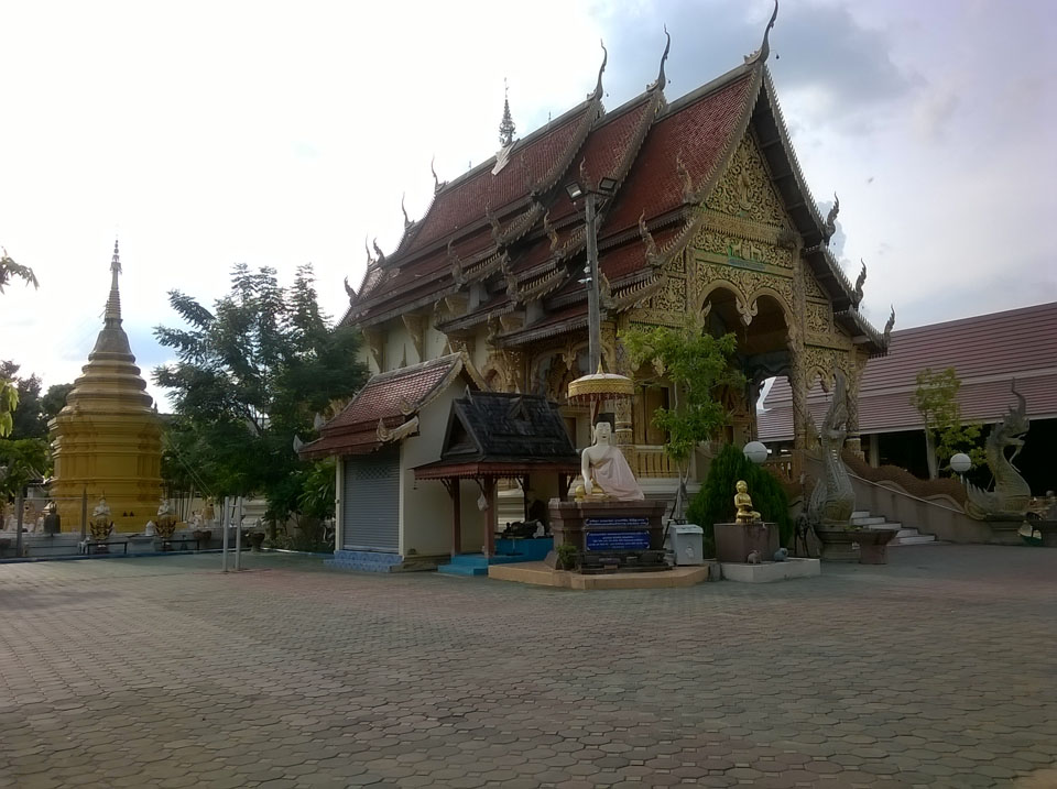Wat Chai Satit (Sanpakwan)