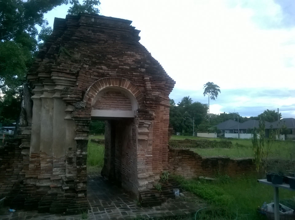 Wat Chang Nam Archaeological Site (Wat Luang)
