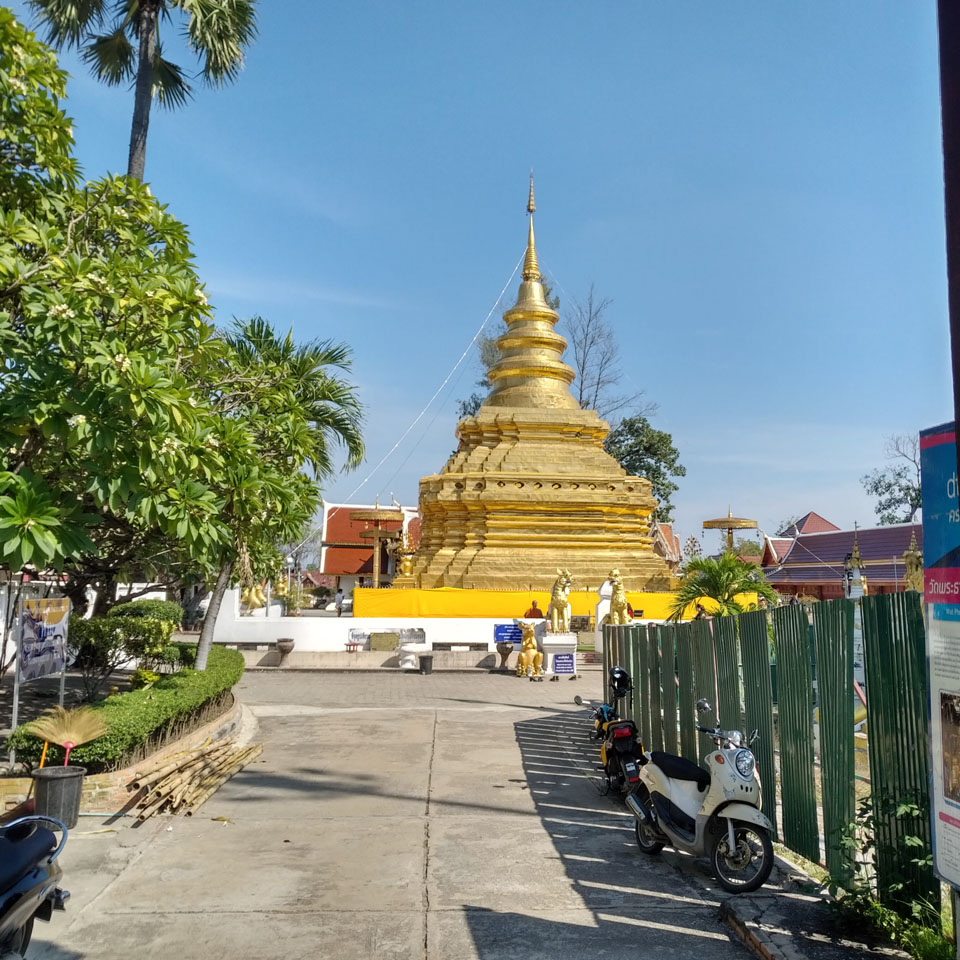 Wat Phra Dhatu Sri Chomtong Voravihara