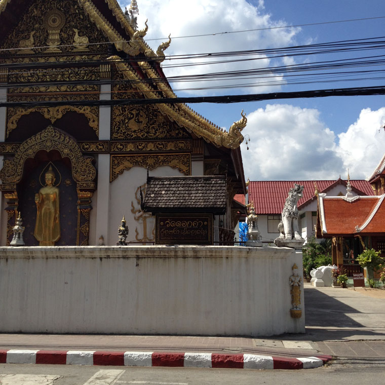 Wat Dokkhum